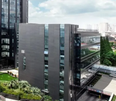 2025年建筑建材行业新规对日用百货批发供应链的影响分析